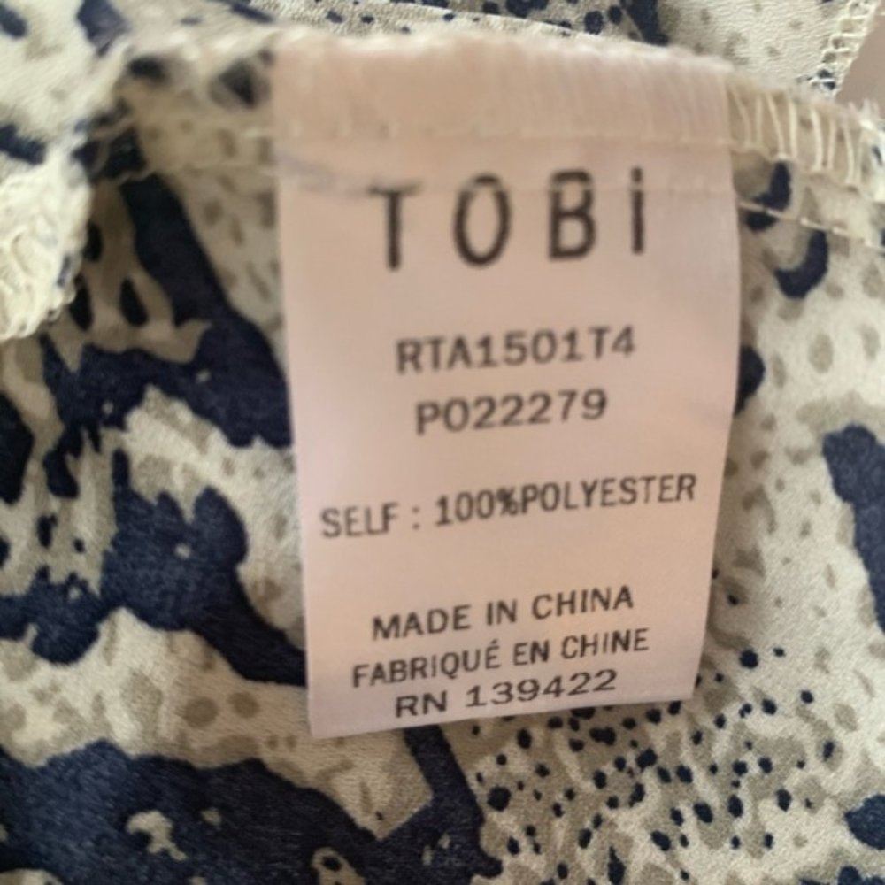 Tobi Grey V-Neck Flowy Snakeskin / Python Tank Top - image 4